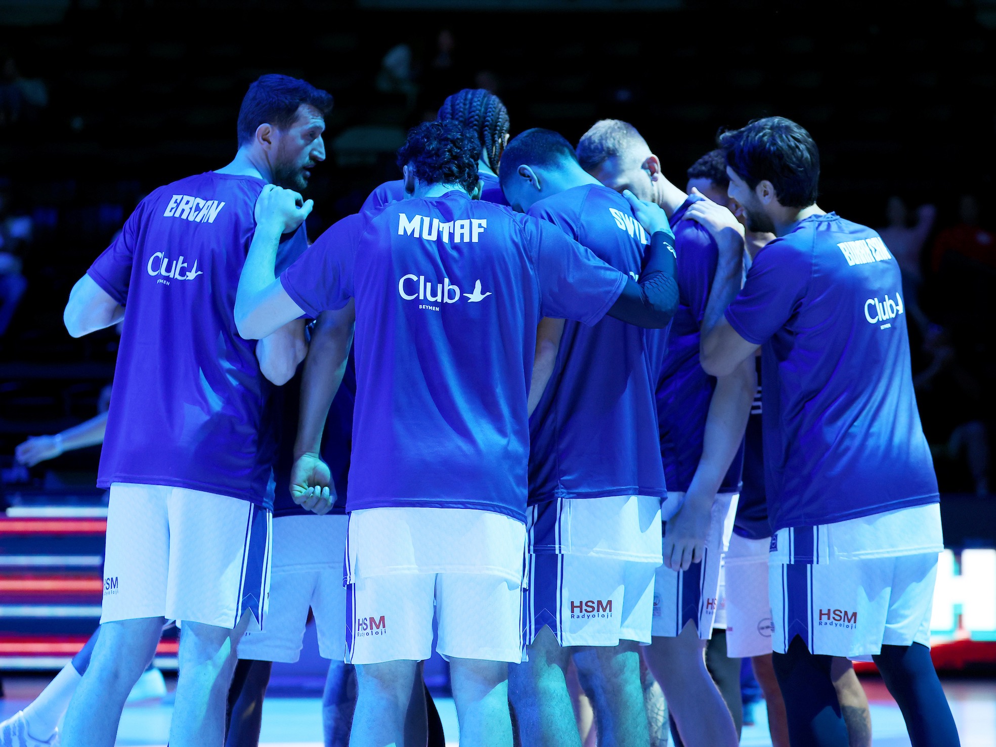 BSL’de Yenilgisiz İki Takım Karşı Karşıya...