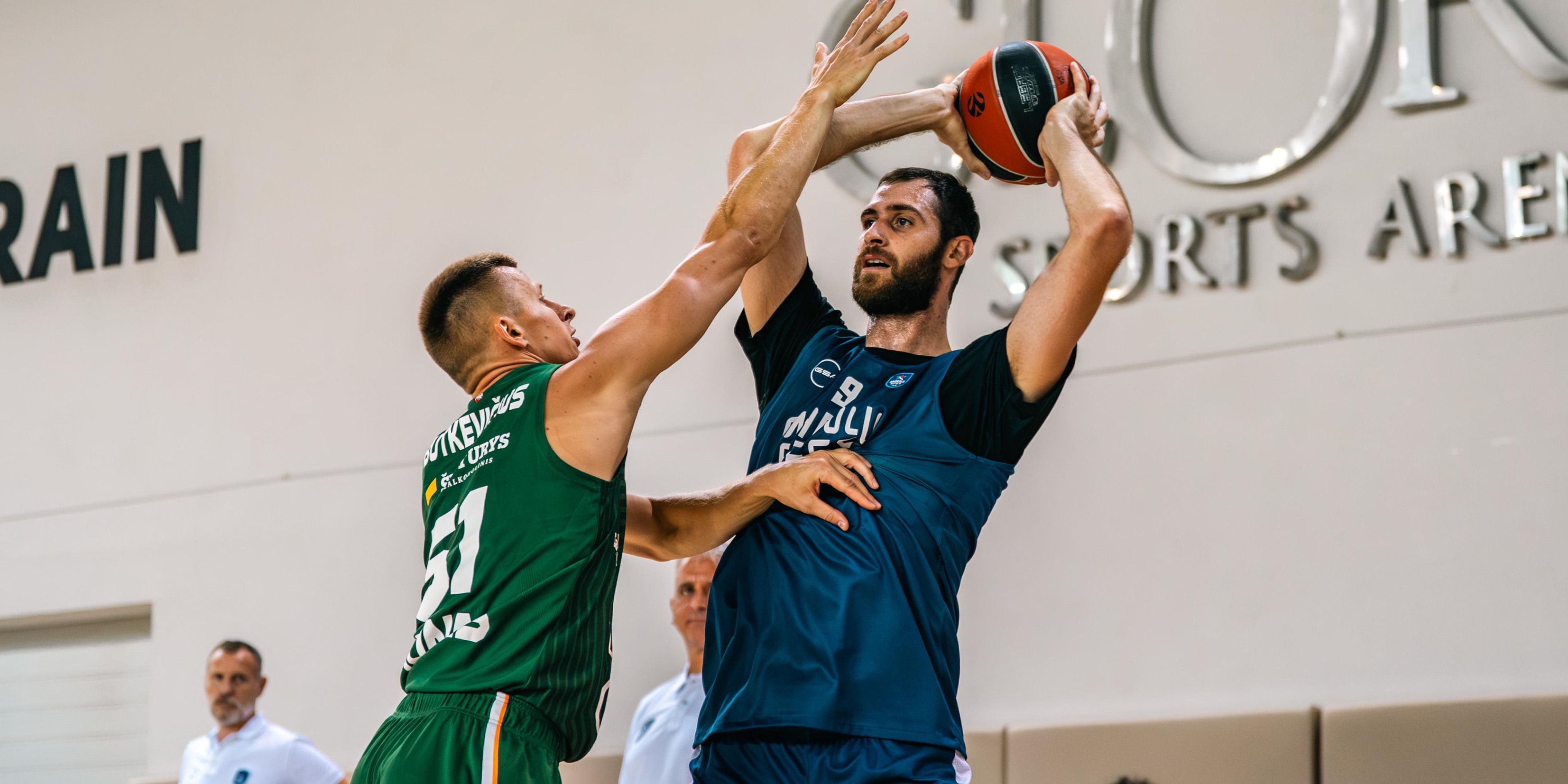 Anadolu Efes 69 - Zalgiris Kaunas: 90 (Gloria Cup)