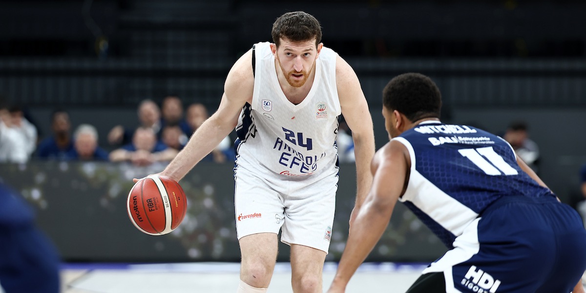 Anadolu Efes: 75 - Bahçeşehir Koleji: 78