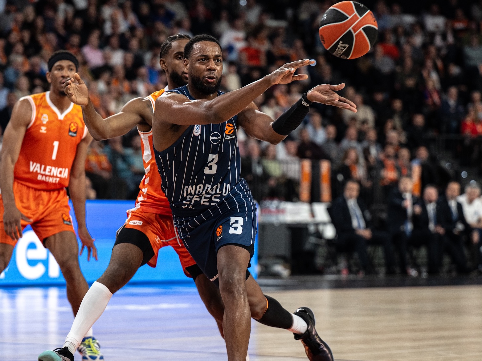 Valencia Basket: 94 - Anadolu Efes: 82
