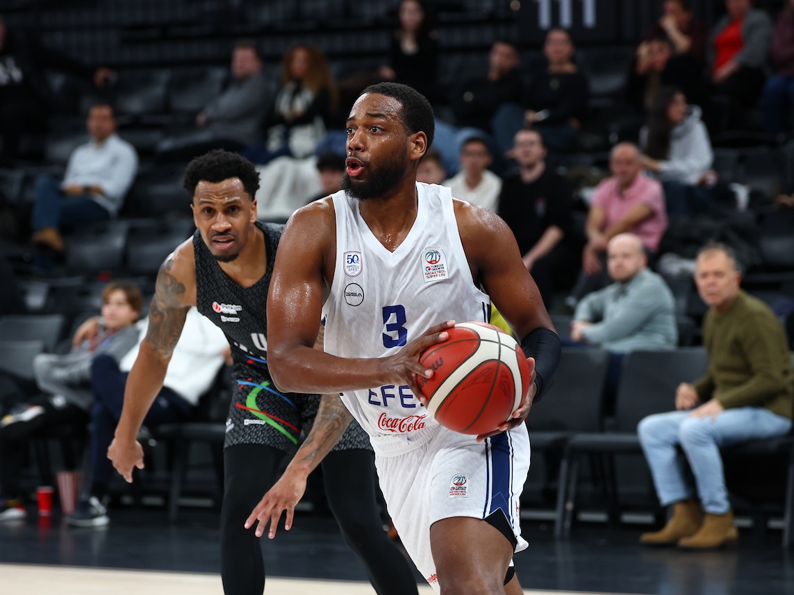 Anadolu Efes: 92 - Aliağa Petkim Spor: 96