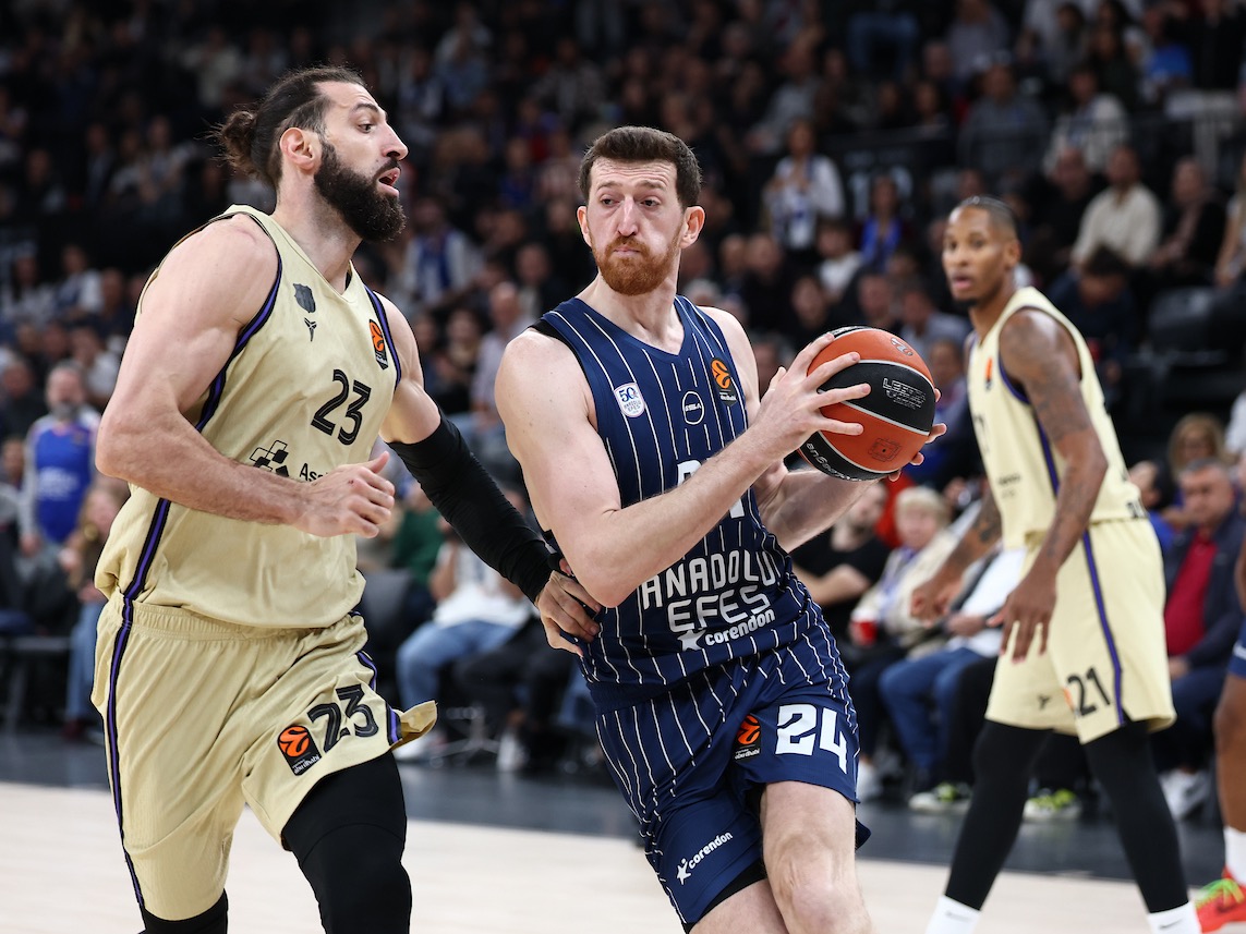 Evimizde Barcelona’ya Geçit Yok: 74-73