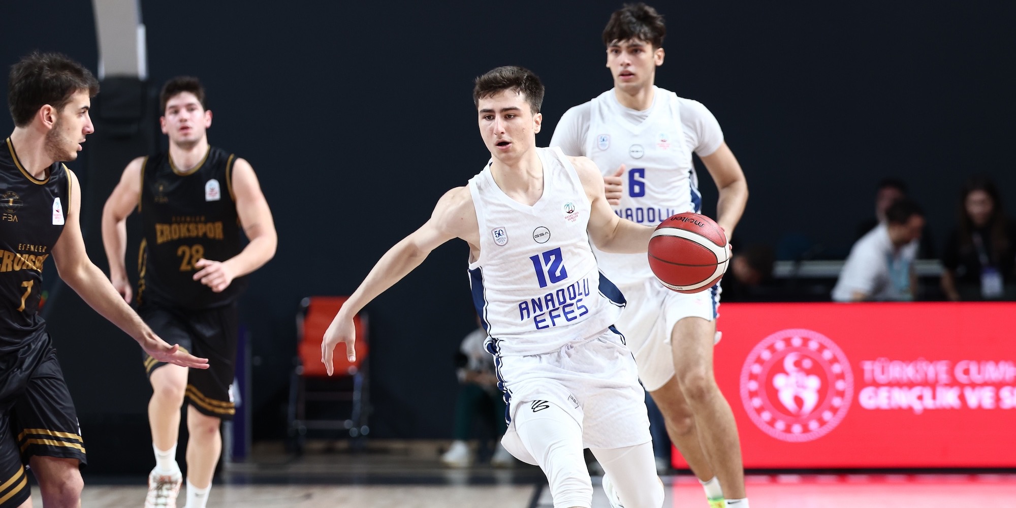 Gençlerimiz BGL’ye Farklı Galibiyet ile Başladı: 96-61