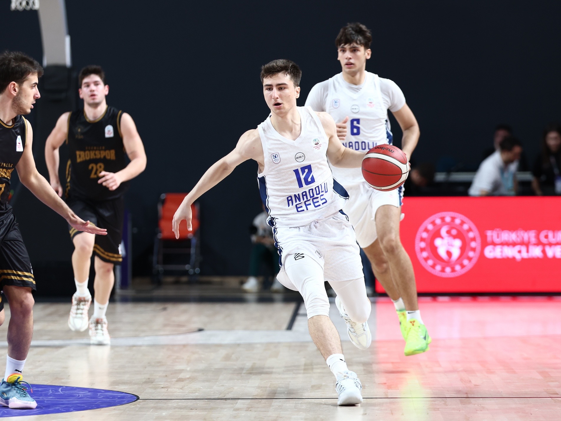 Gençlerimiz BGL’ye Farklı Galibiyet ile Başladı: 96-61