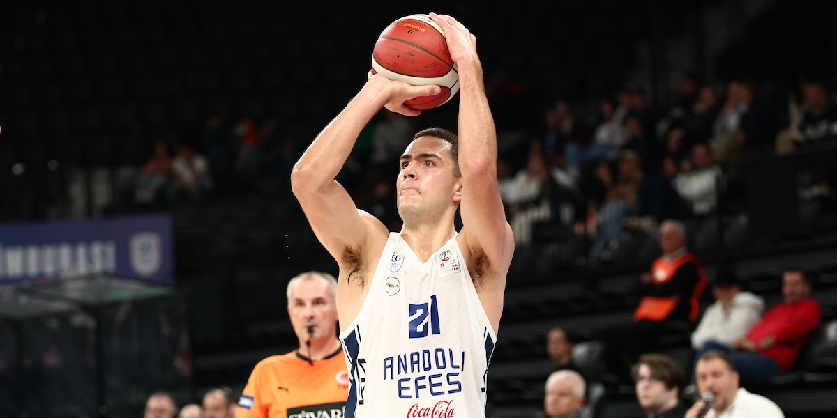 BSL’de Farklı Galibiz: 104-72