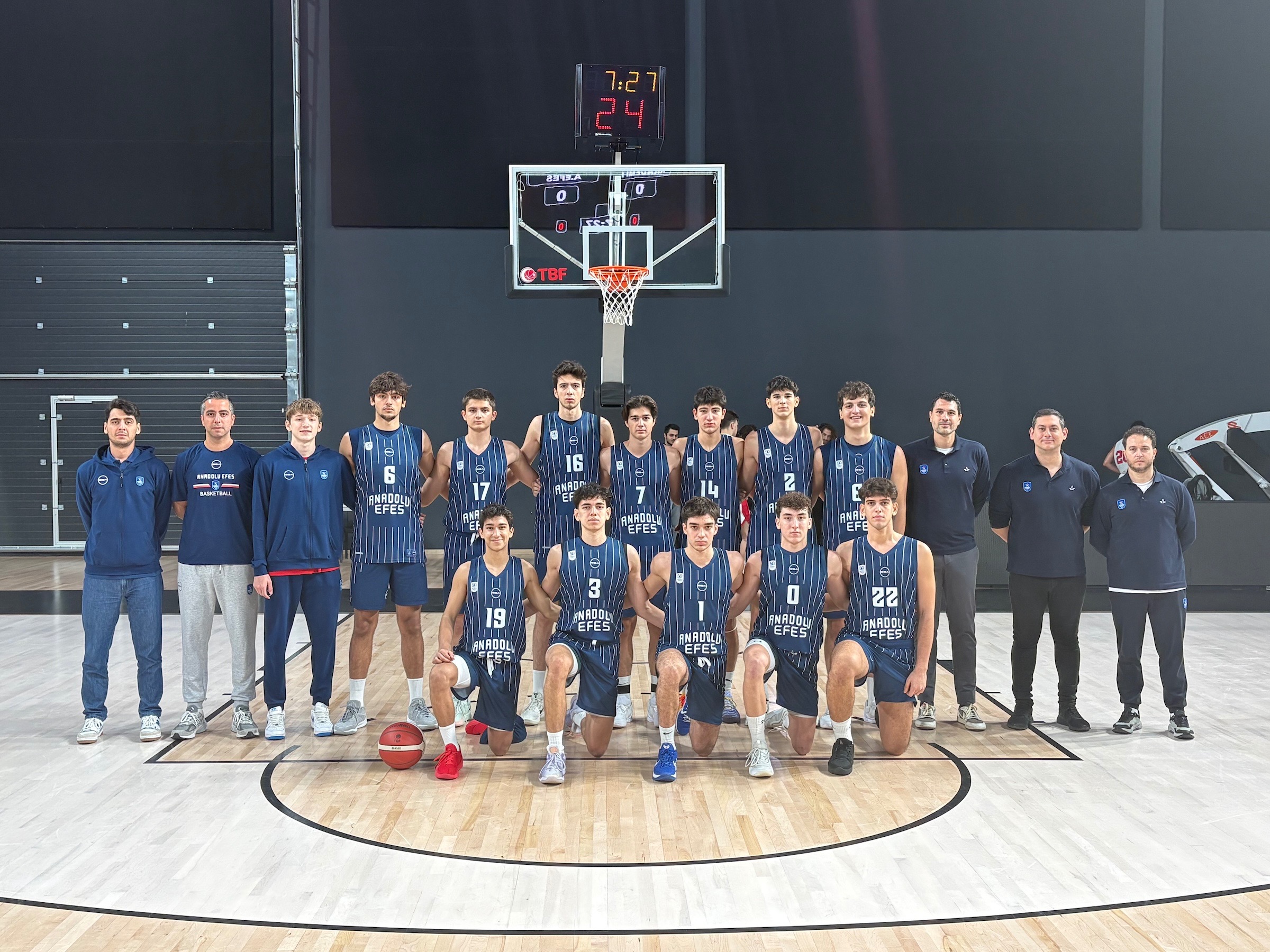 Gençlerimiz Akademi İstanbul’u Farklı Geçti: 107-45