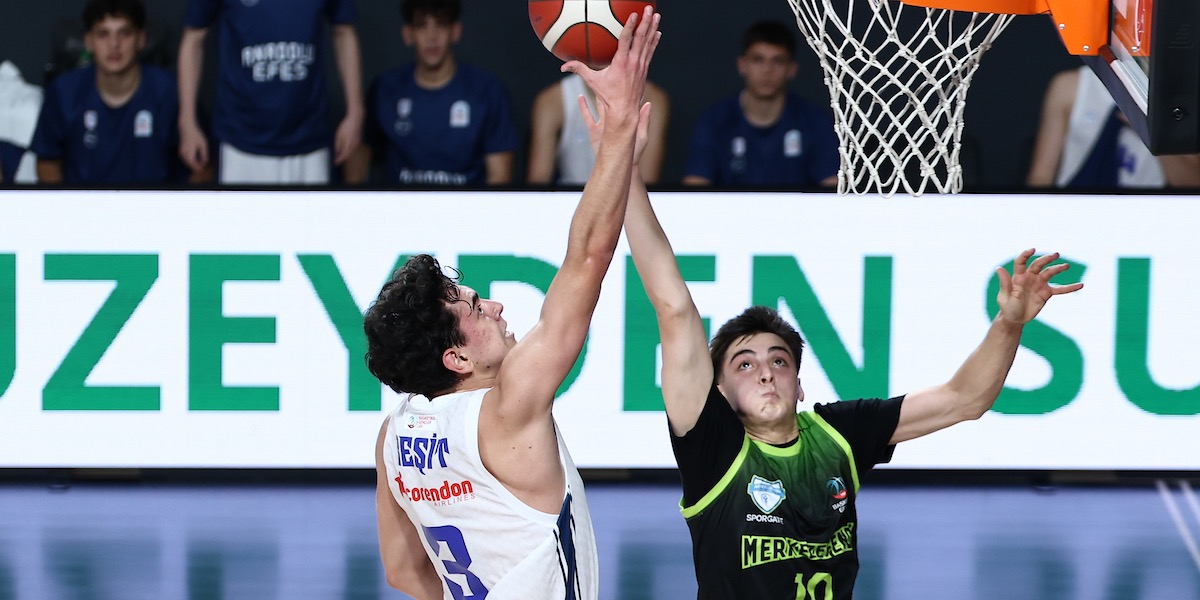 Gençlerimiz Üçte Üç Yaptı: 117-48