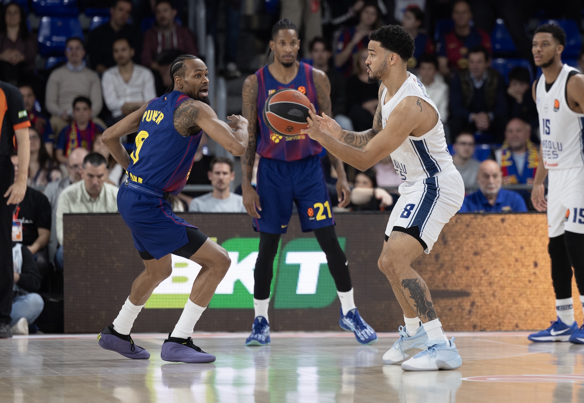 FC Barcelona: 78 - Anadolu Efes: 71