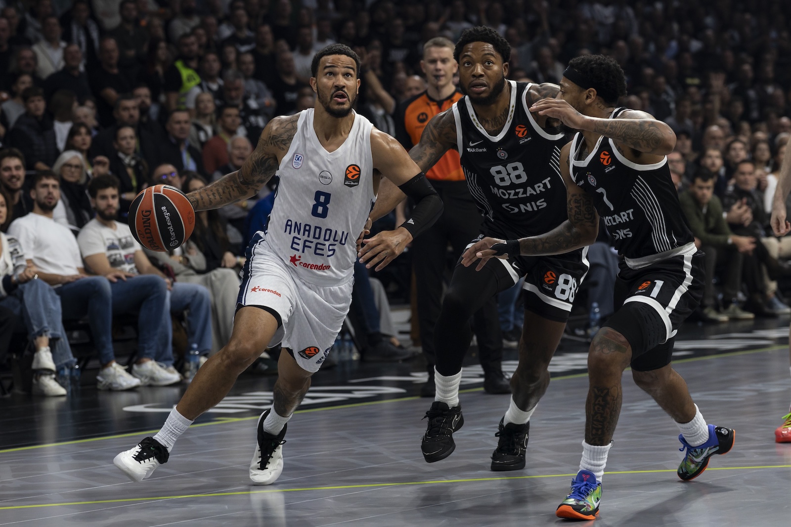 Partizan: 93 - Anadolu Efes: 87
