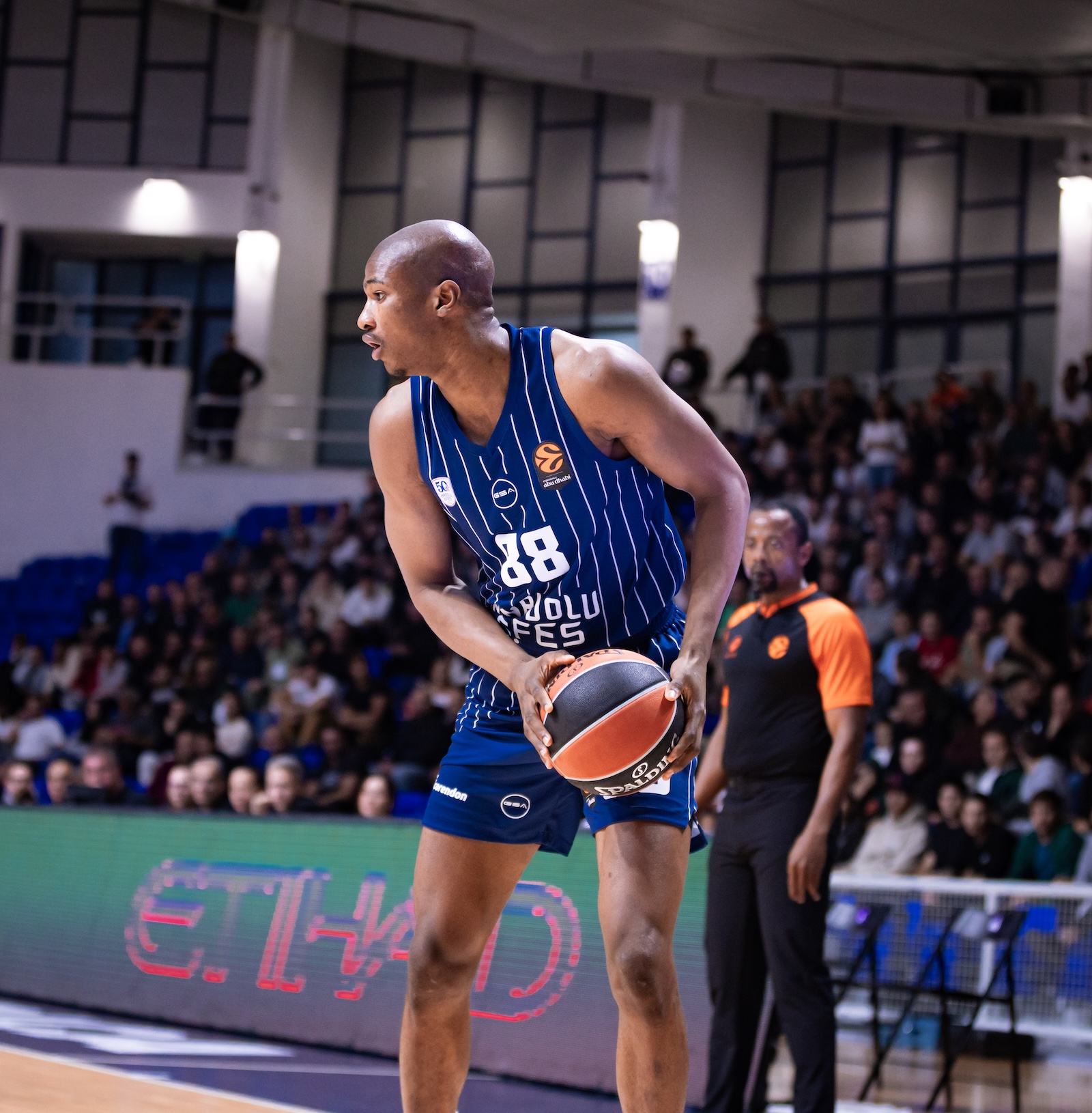 Anadolu Efes: 81 - Hapoel IBI Tel Aviv: 87