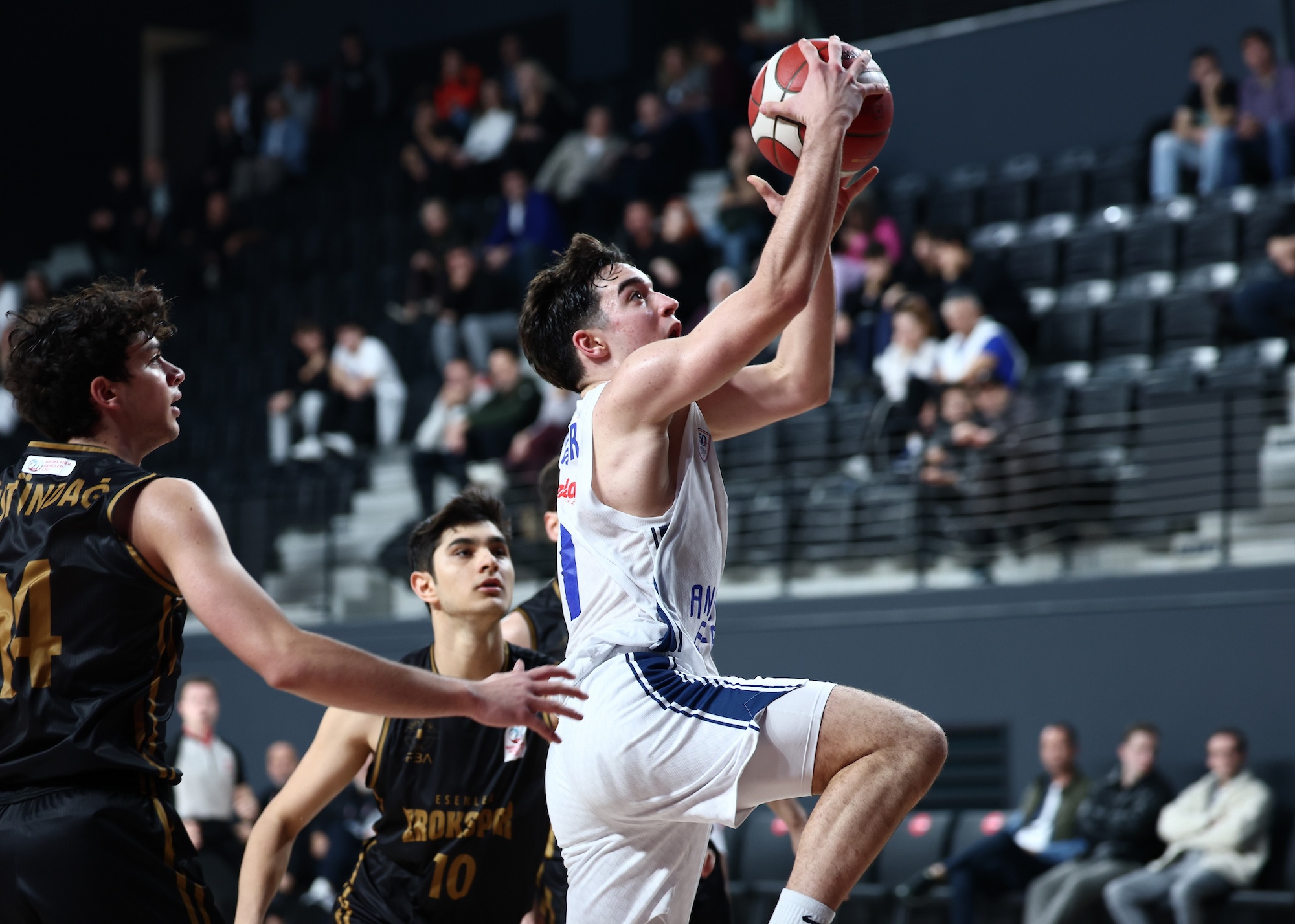 Gençlerimiz BGL’ye Farklı Galibiyet ile Başladı: 96-61