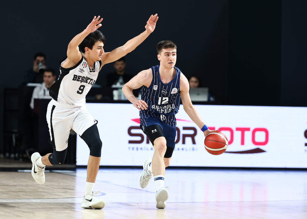 Beşiktaş’ı 90-87 Yenen Gençlerimiz BGL'de Yenilgisiz Liderliğini Sürdürdü...