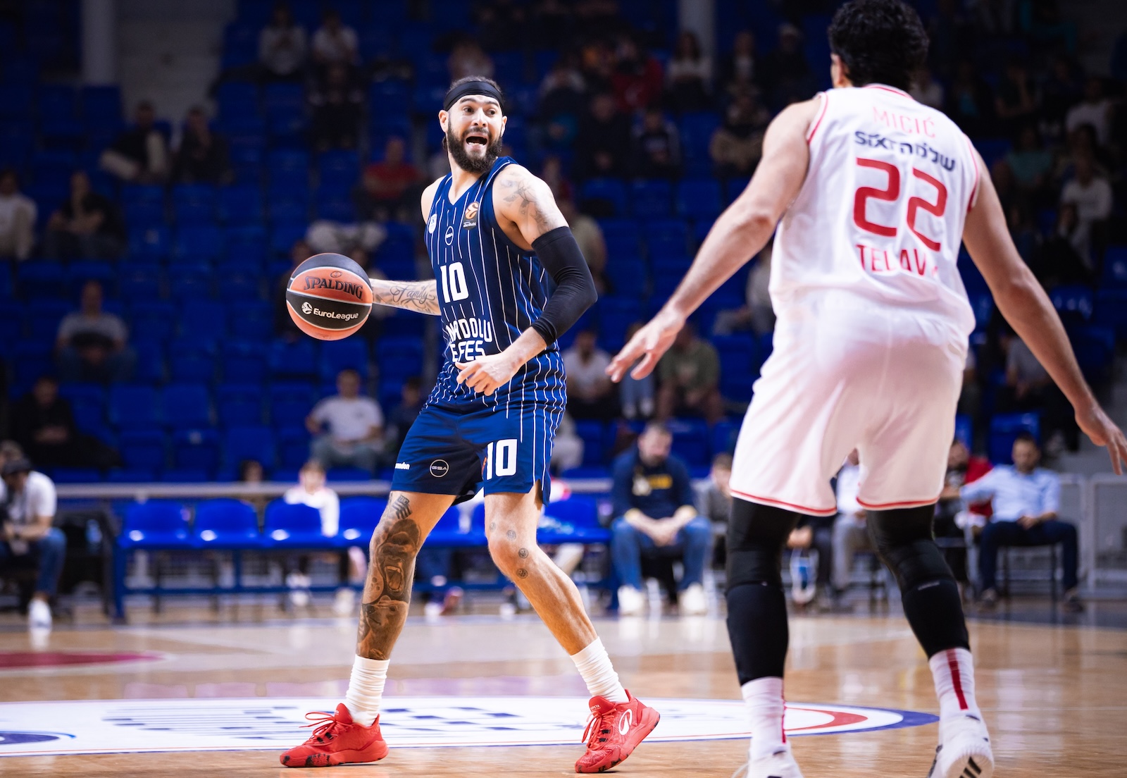 Anadolu Efes: 81 - Hapoel IBI Tel Aviv: 87