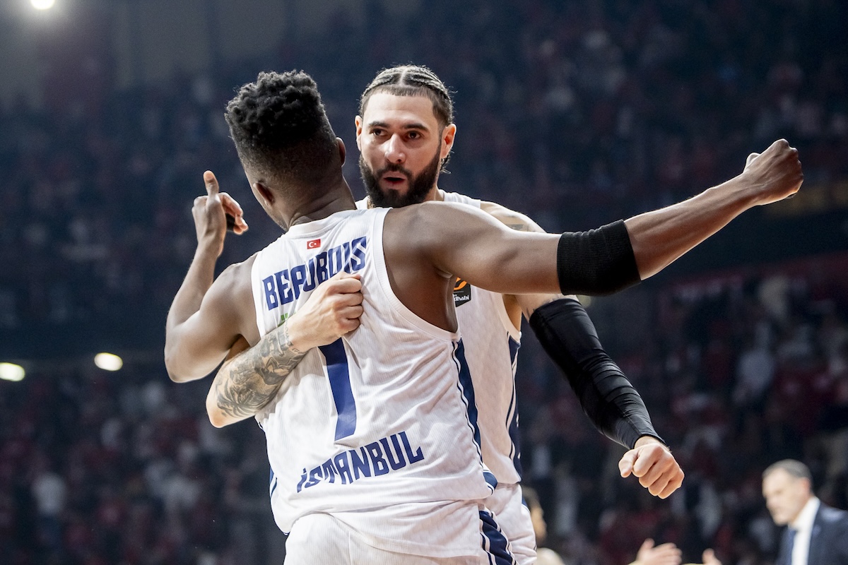 Olympiacos Deplasmanında Galibiz: 82-78