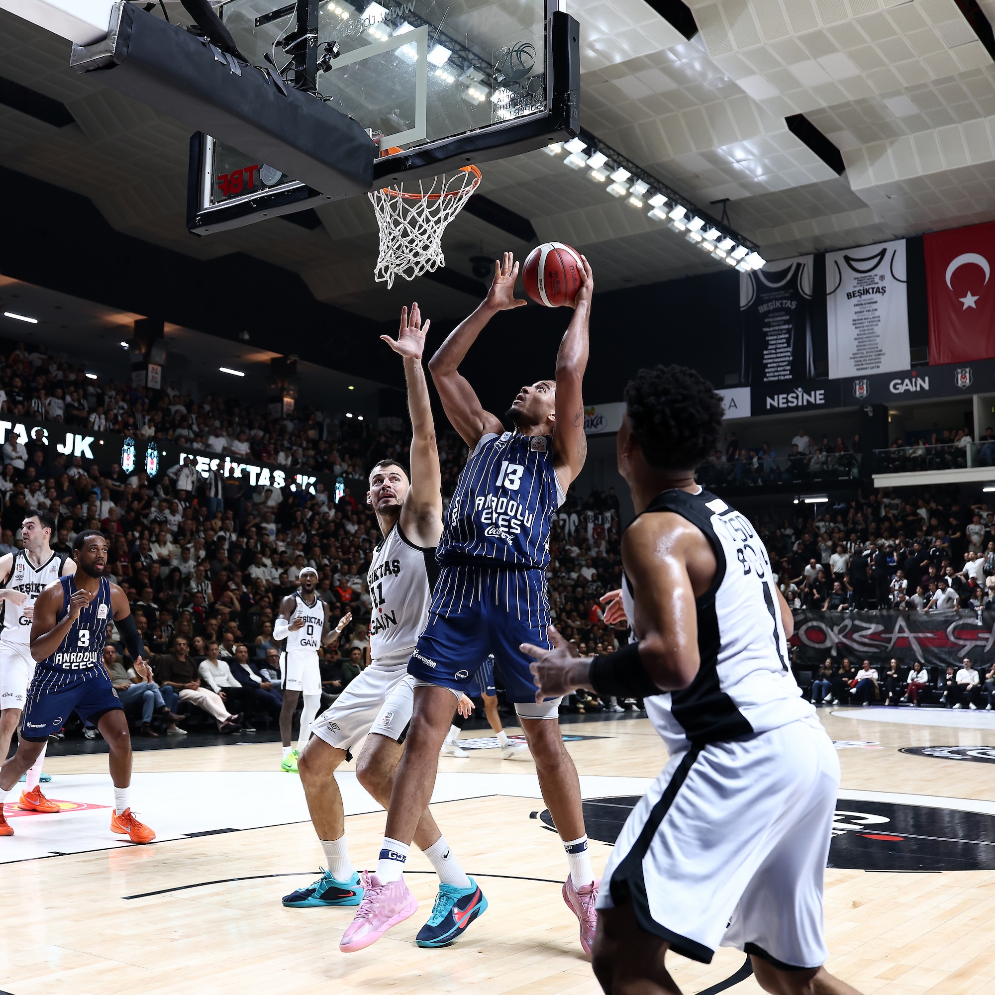 Beşiktaş Gain: 78 - Anadolu Efes: 69