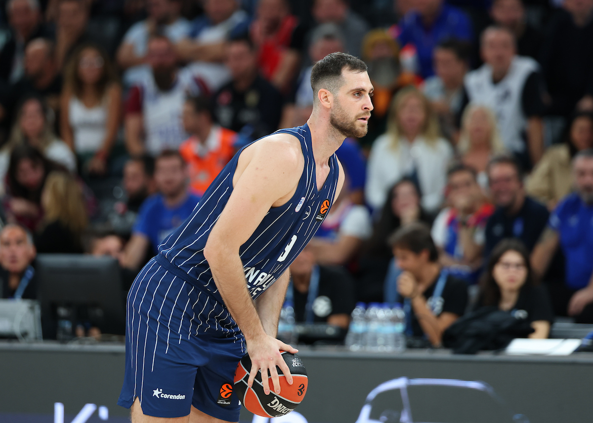 Anadolu Efes: 81 - Panathinaikos Aktor: 95