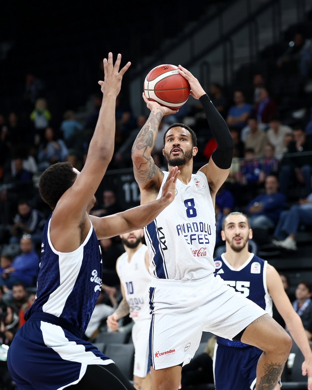 Anadolu Efes: 75 - Bahçeşehir Koleji: 78