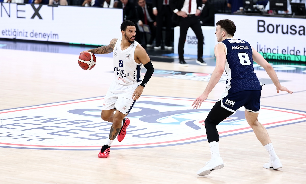 Anadolu Efes: 75 - Bahçeşehir Koleji: 78
