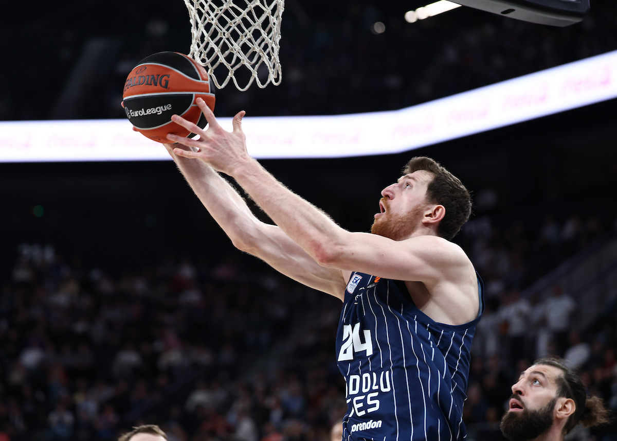 Evimizde Barcelona’ya Geçit Yok: 74-73