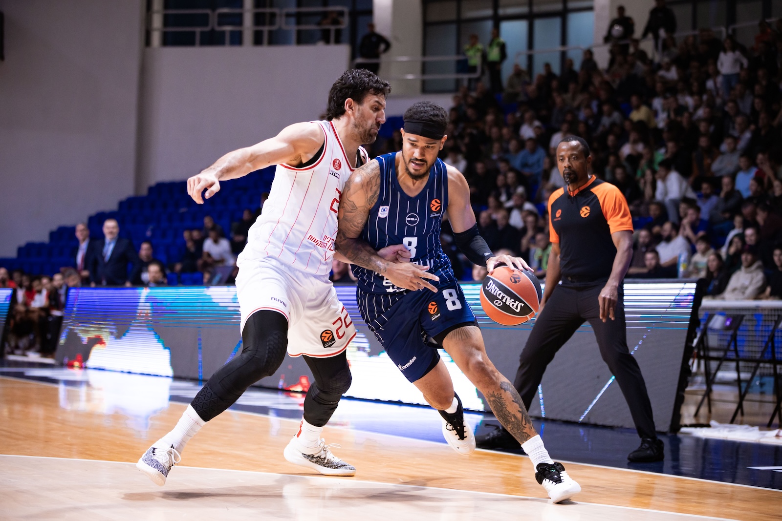 Anadolu Efes: 81 - Hapoel IBI Tel Aviv: 87