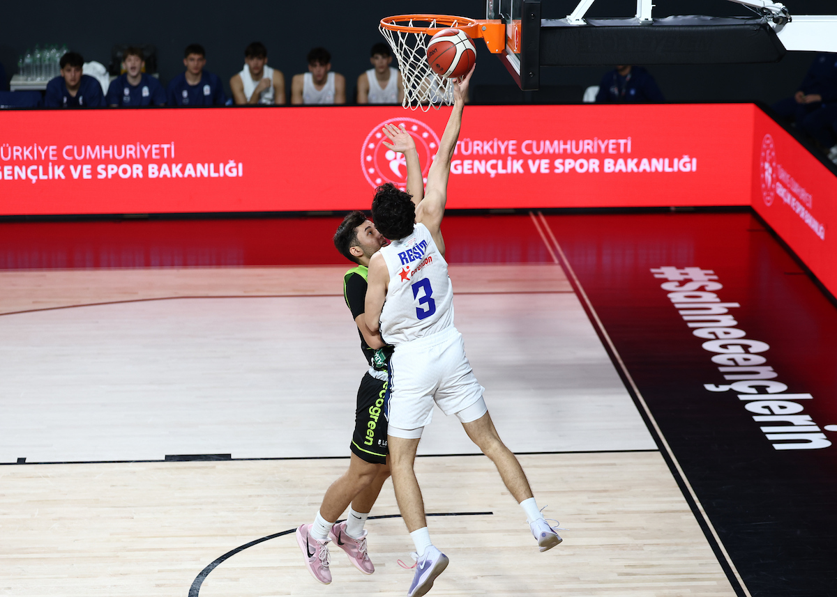 Gençlerimiz Üçte Üç Yaptı: 117-48