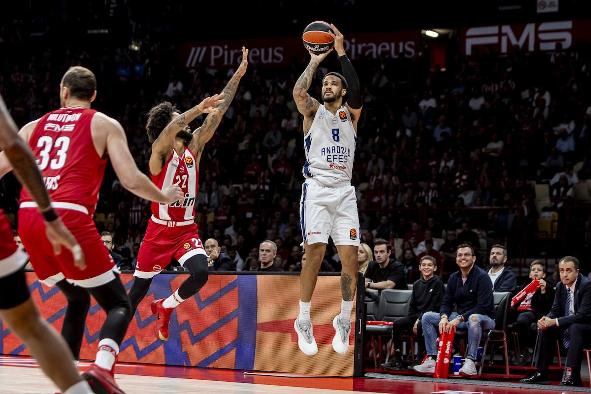 Olympiacos Deplasmanında Galibiz: 82-78