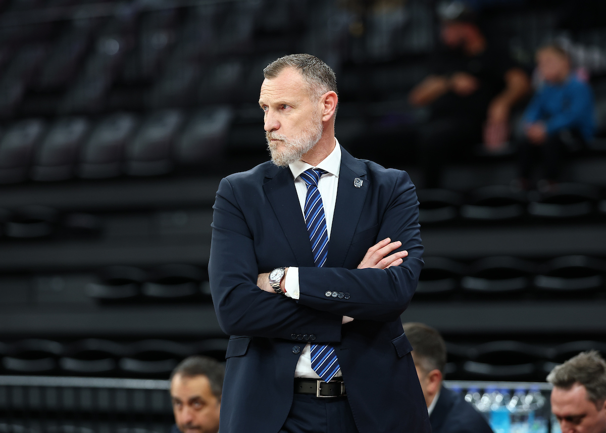 Anadolu Efes: 92 - Aliağa Petkim Spor: 96