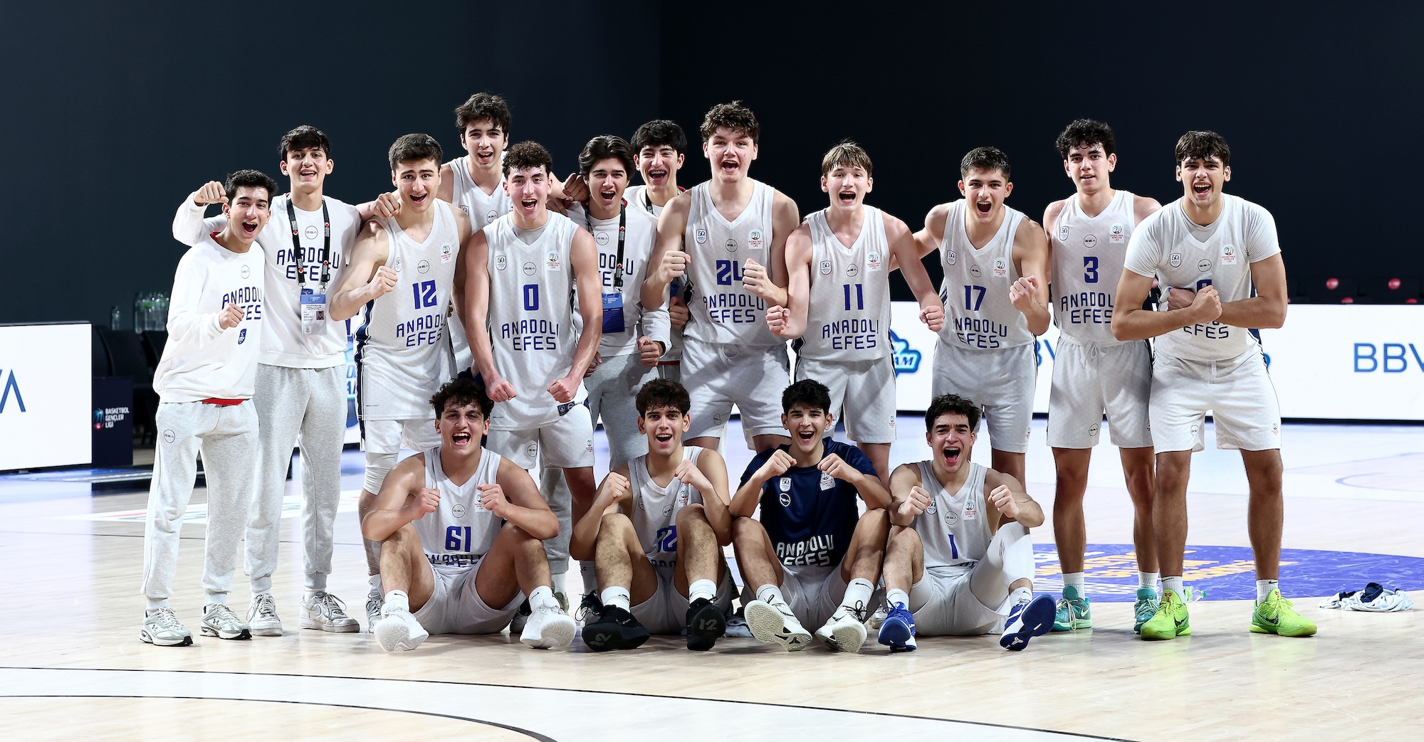 Gençlerimiz BGL’ye Farklı Galibiyet ile Başladı: 96-61