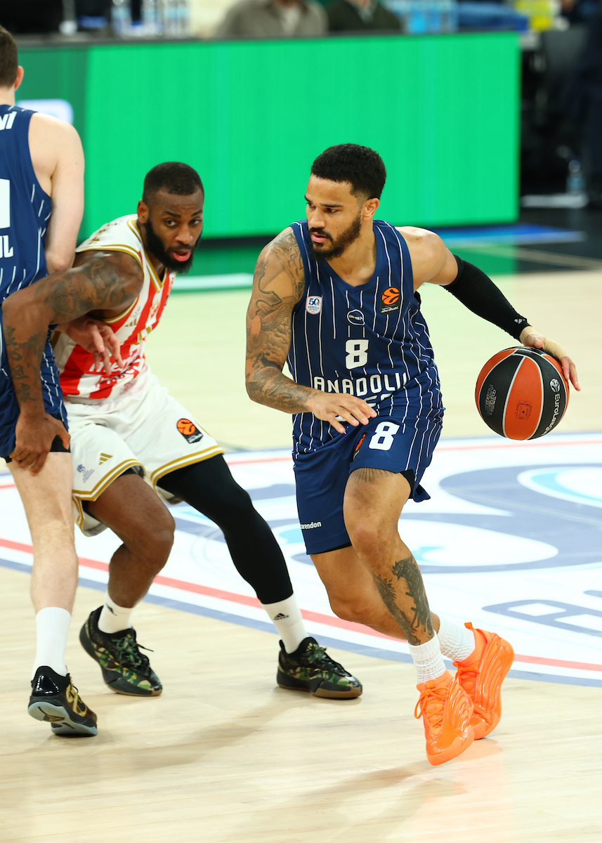 Anadolu Efes: 65 - Kızılyıldız: 87