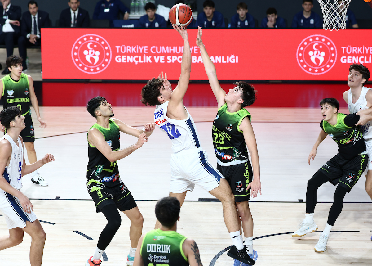 Gençlerimiz Üçte Üç Yaptı: 117-48