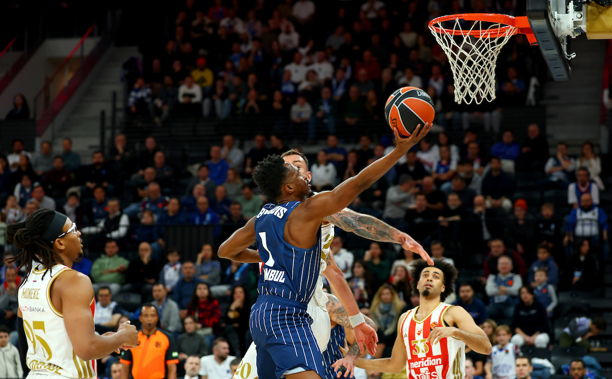 Anadolu Efes: 65 - Kızılyıldız: 87