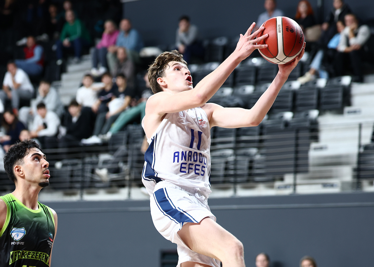 Gençlerimiz Üçte Üç Yaptı: 117-48