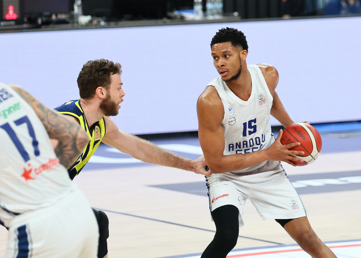 Anadolu Efes: 73 - Fenerbahçe Beko: 89