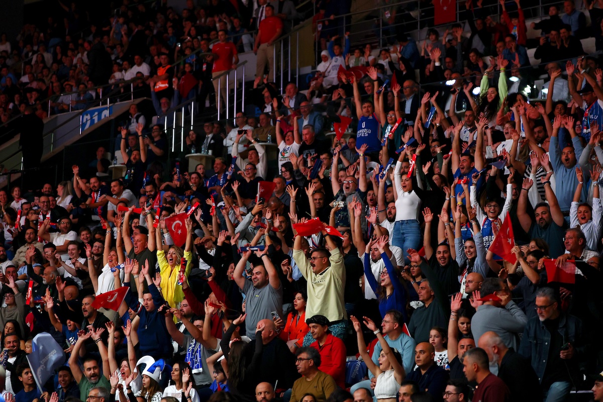 Antalya’da Galibiyet Bizim: 74-72