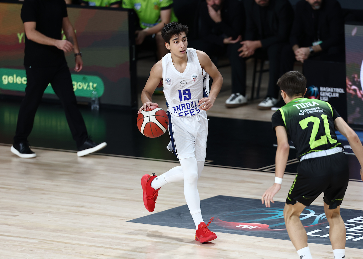 Gençlerimiz Üçte Üç Yaptı: 117-48