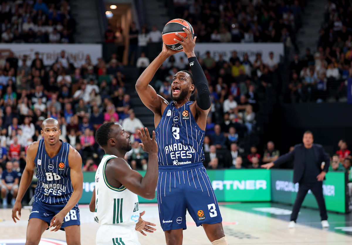 Anadolu Efes: 81 - Panathinaikos Aktor: 95