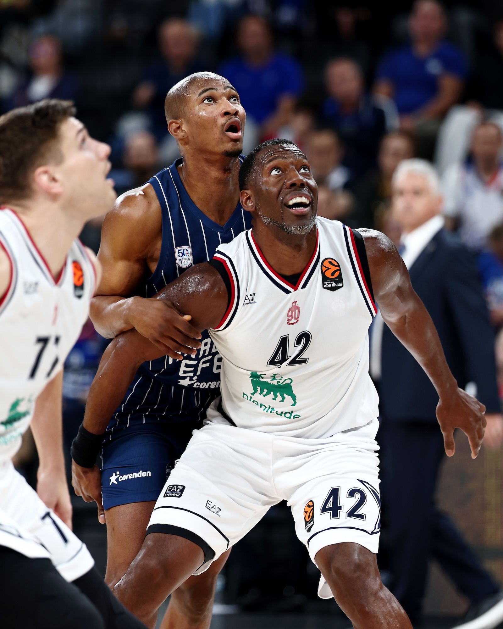 Anadolu Efes: 93 - EA7 Emporio Armani Milan: 97