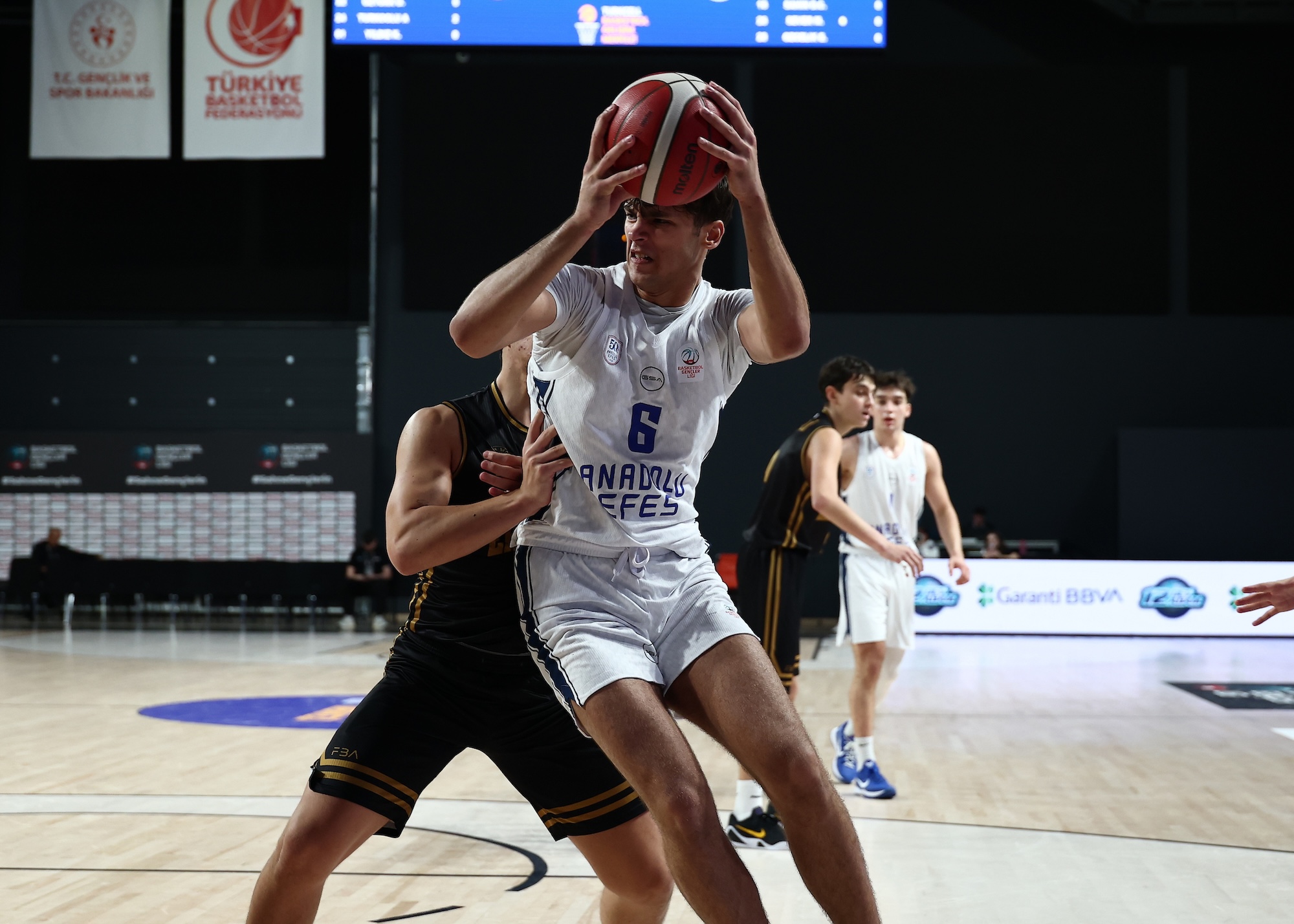 Gençlerimiz BGL’ye Farklı Galibiyet ile Başladı: 96-61