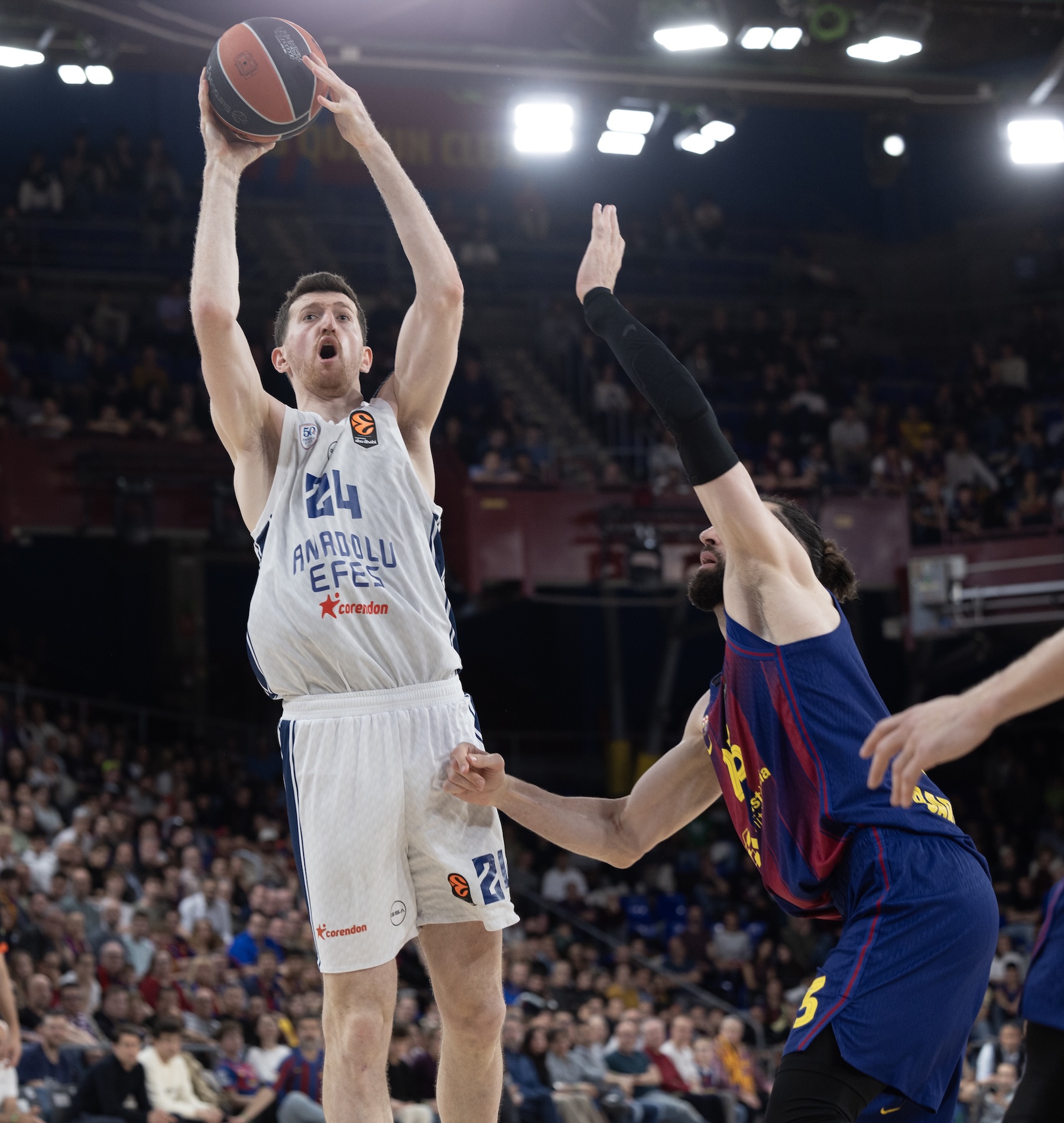 FC Barcelona: 78 - Anadolu Efes: 71