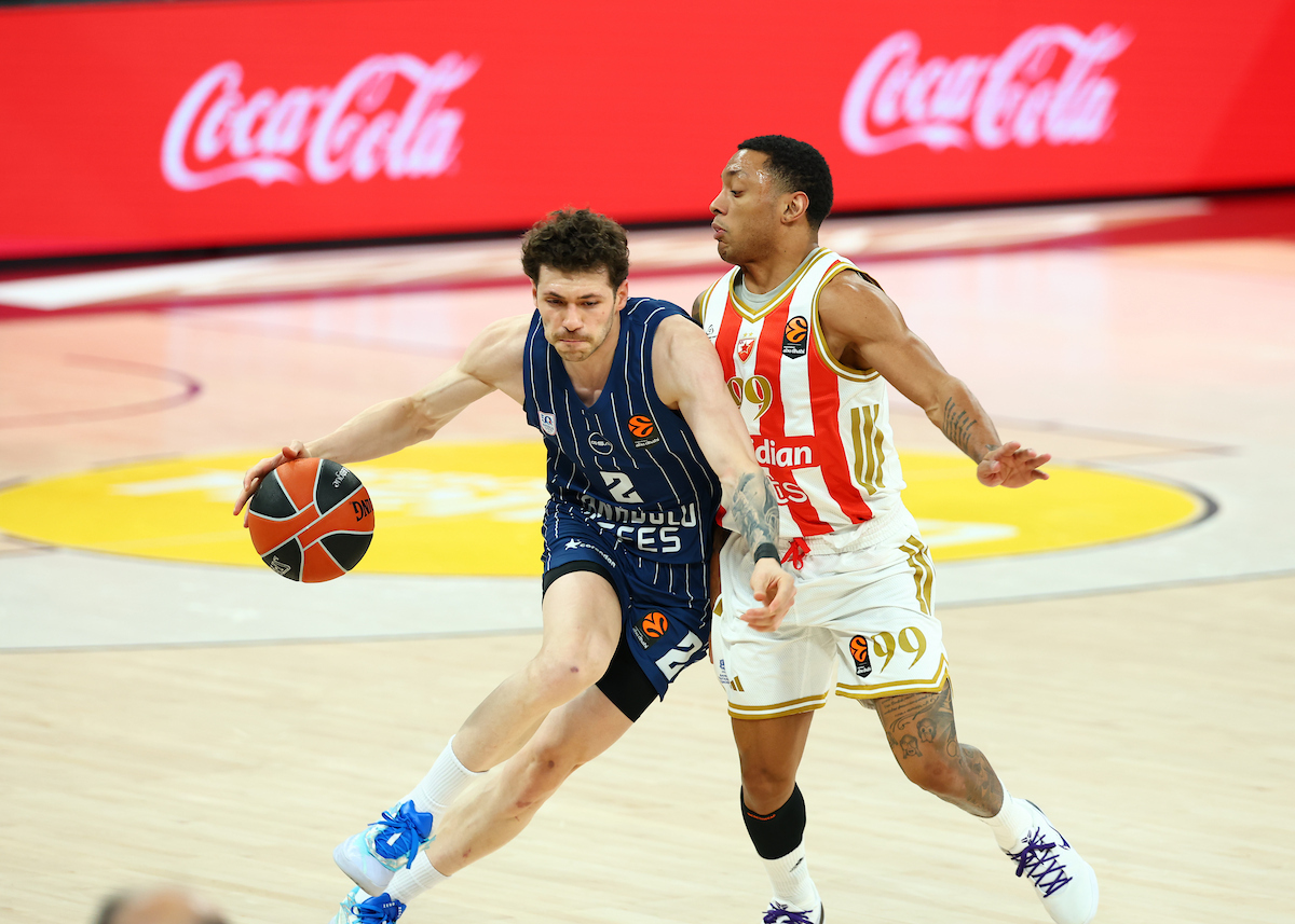 Anadolu Efes: 65 - Kızılyıldız: 87