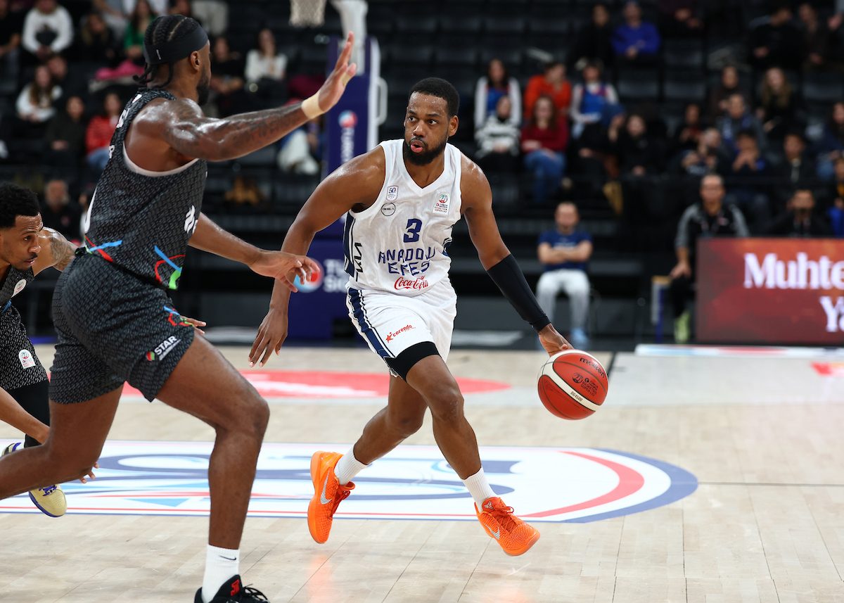 Anadolu Efes: 92 - Aliağa Petkim Spor: 96