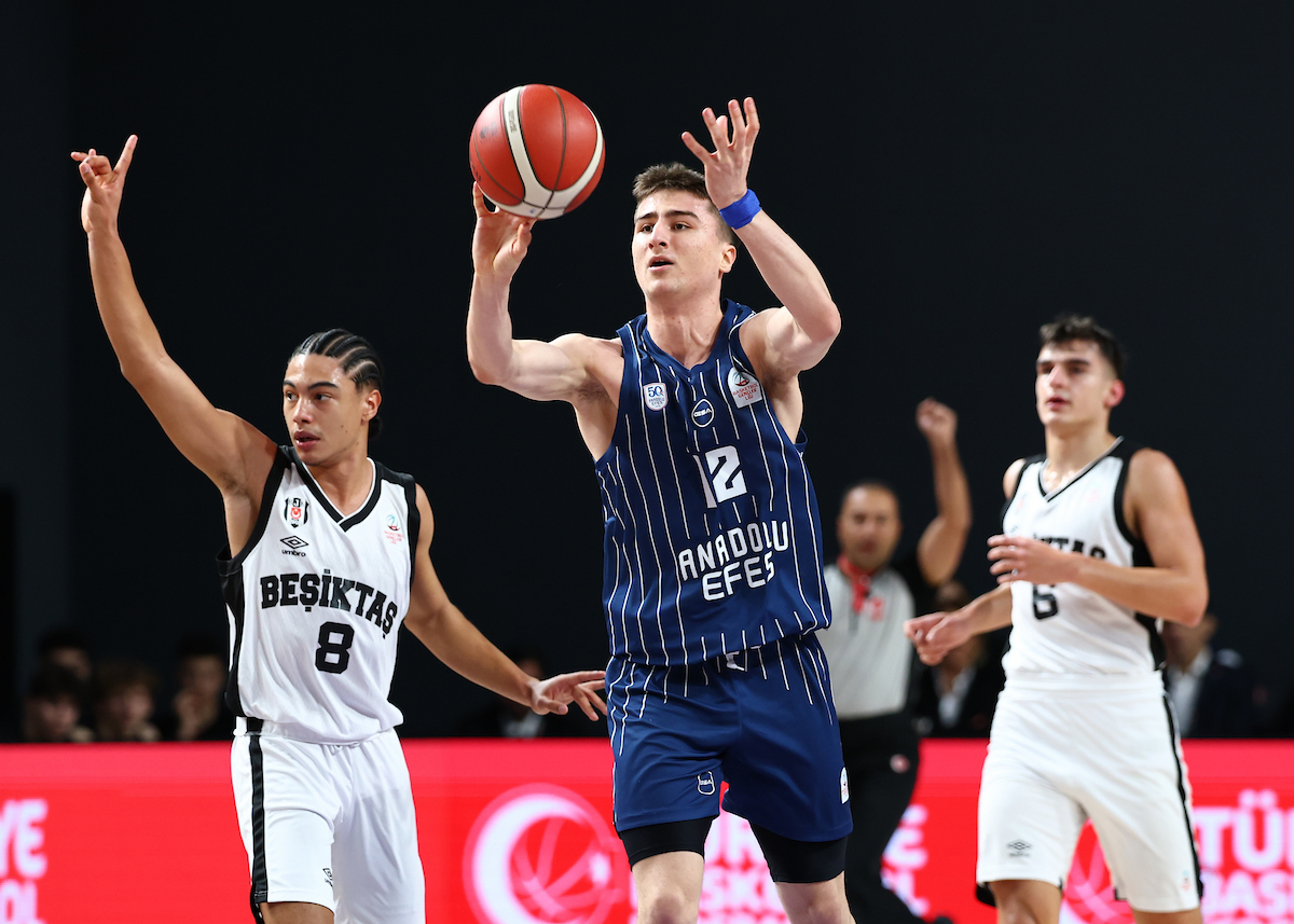 Beşiktaş’ı 90-87 Yenen Gençlerimiz BGL'de Yenilgisiz Liderliğini Sürdürdü...