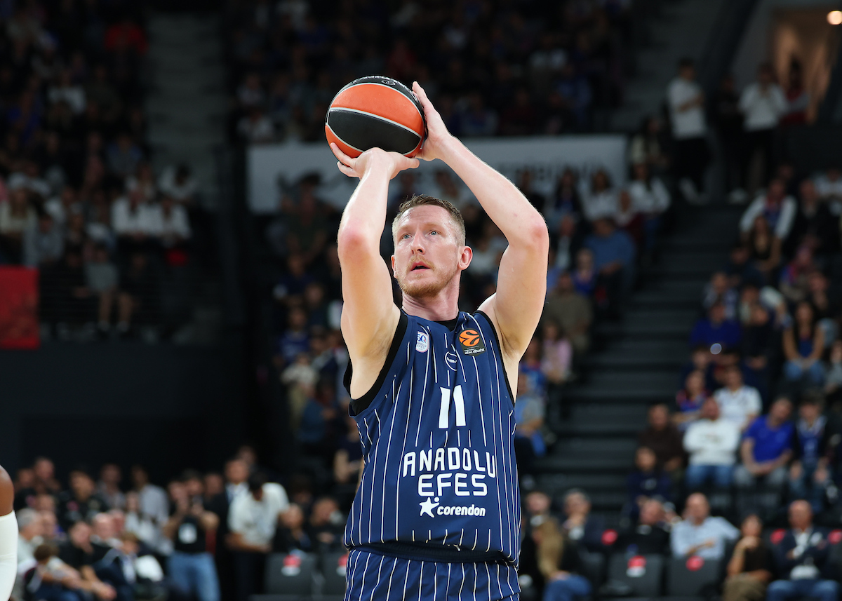 Anadolu Efes: 81 - Panathinaikos Aktor: 95
