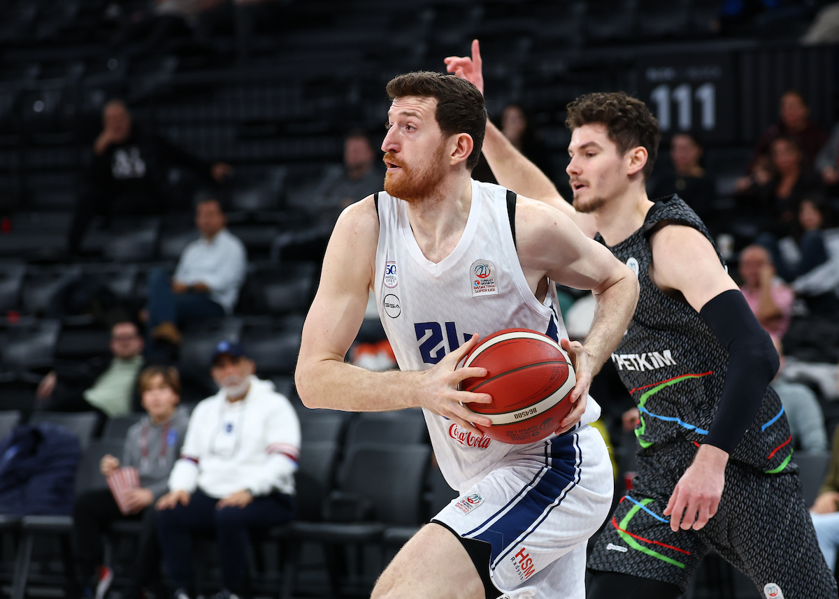 Anadolu Efes: 92 - Aliağa Petkim Spor: 96
