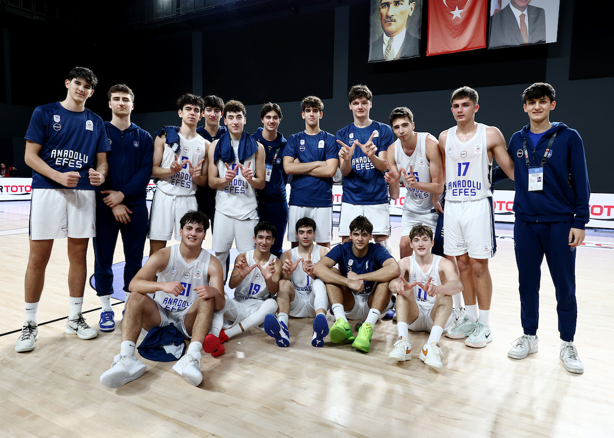 Gençlerimiz Üçte Üç Yaptı: 117-48