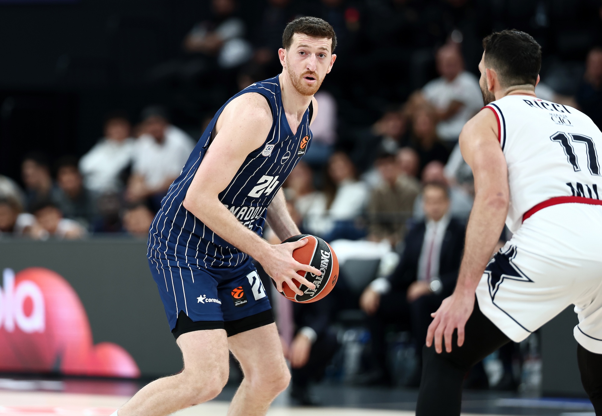 Anadolu Efes: 93 - EA7 Emporio Armani Milan: 97