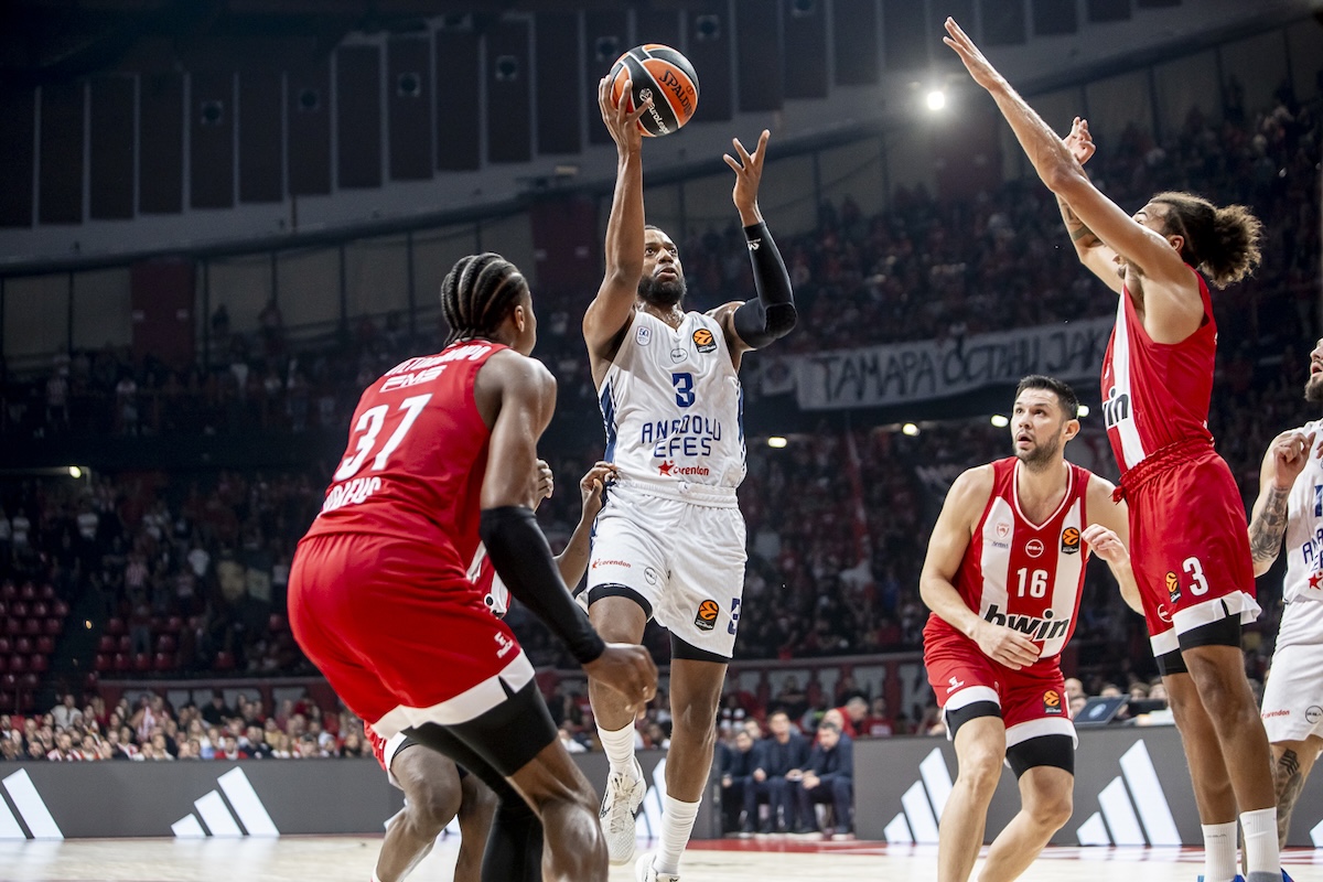 Olympiacos Deplasmanında Galibiz: 82-78