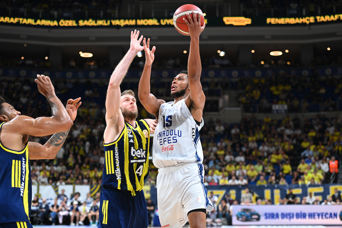 Fenerbahçe Beko: 73 - Anadolu Efes: 72