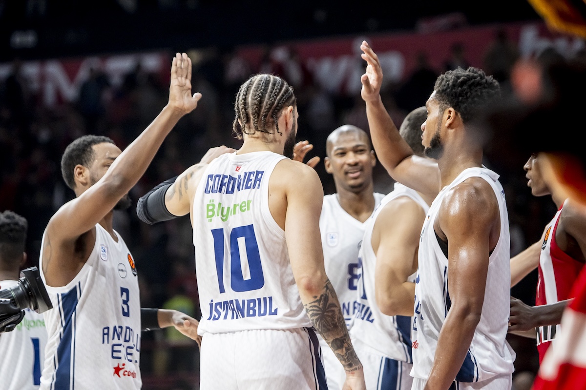 Olympiacos Deplasmanında Galibiz: 82-78