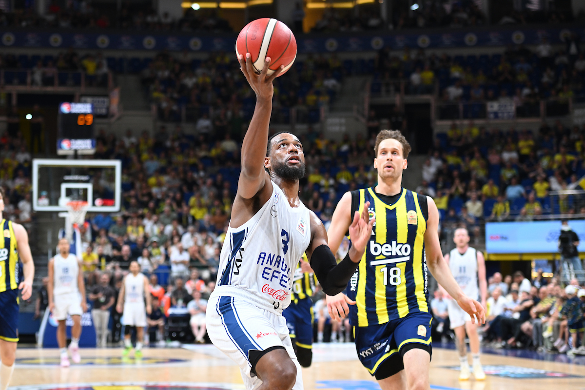 Fenerbahçe Beko: 73 - Anadolu Efes: 72